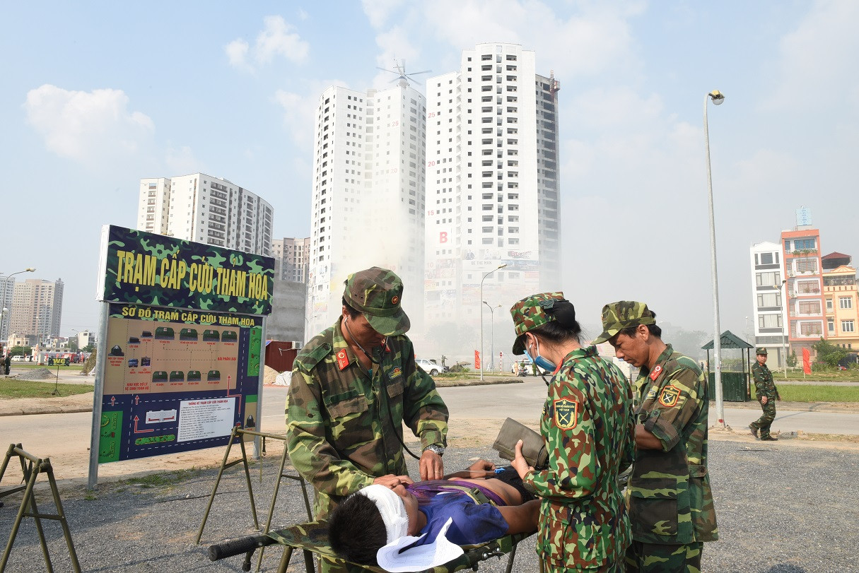 Hà Nội diễn tập phòng thủ dân sự, ứng phó sự cố hóa chất độc hại ảnh 1