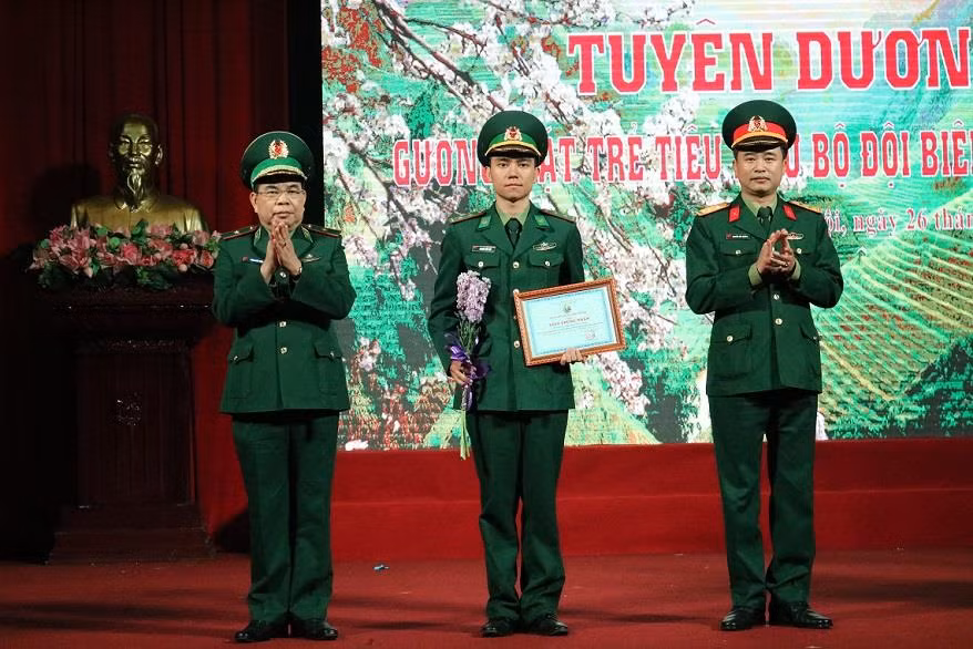 Tôn vinh Gương mặt trẻ tiêu biểu Bộ đội Biên phòng 2018 ảnh 4