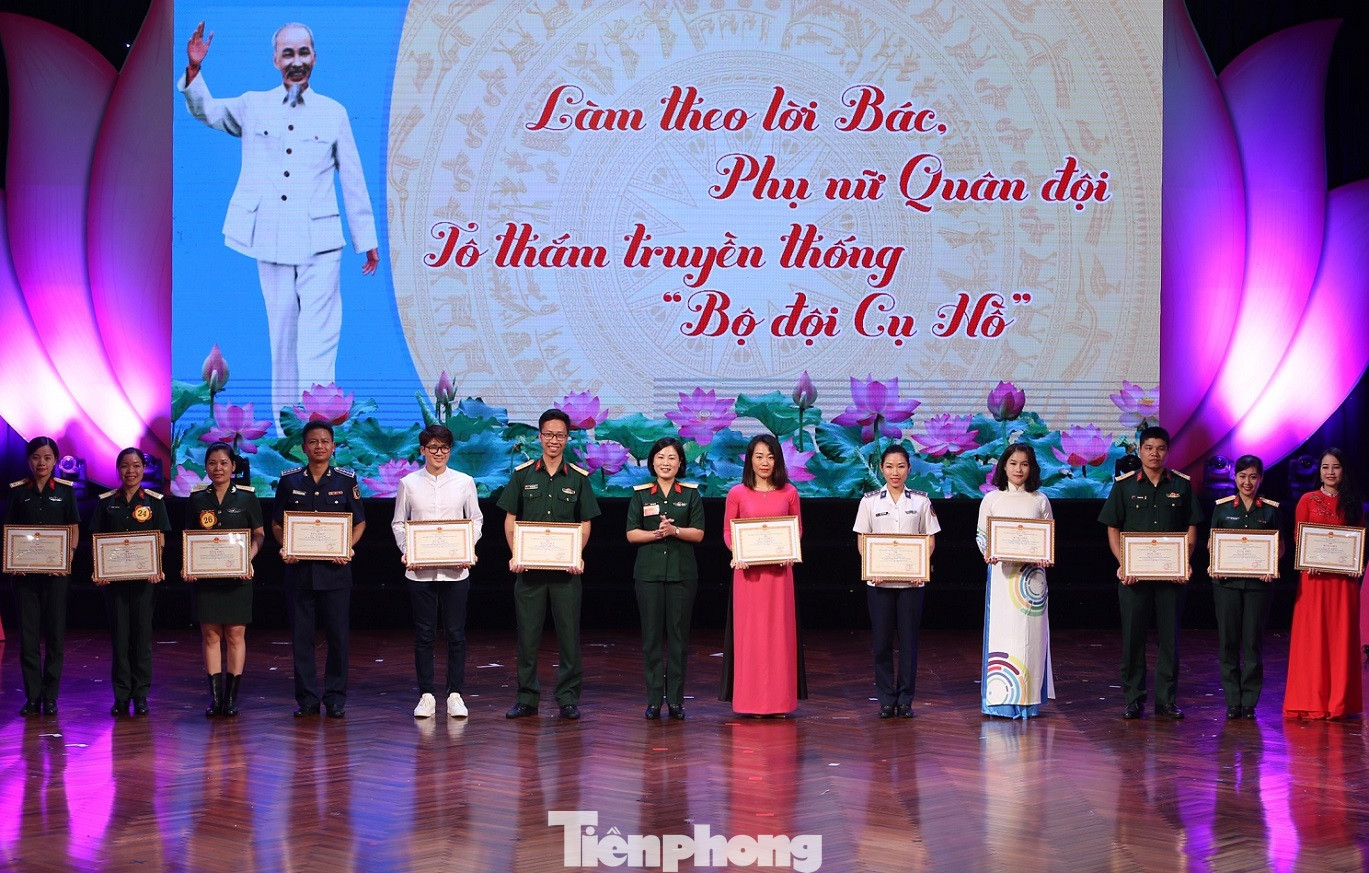 Bảy đội tuyển đạt giải xuất sắc Liên hoan Tuyên truyền viên giỏi ảnh 5