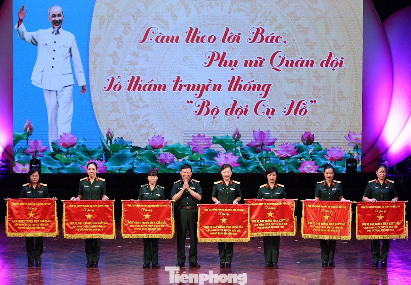 Bảy đội tuyển đạt giải xuất sắc Liên hoan Tuyên truyền viên giỏi ảnh 2