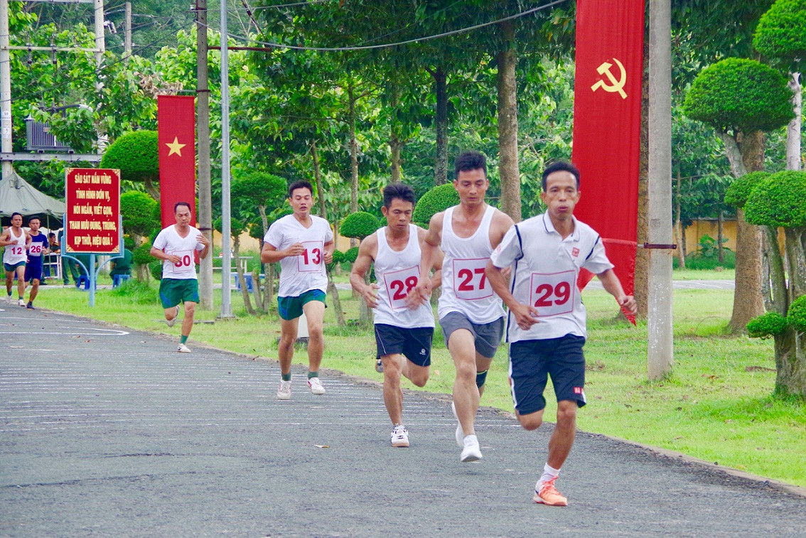 Đặc công toàn quân so tài ảnh 2