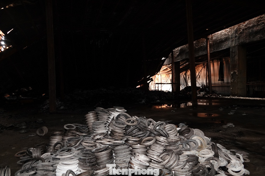 Hình ảnh hiếm hoi trong tầng 2 nhà kho Rạng Đông chưa được công bố ảnh 9