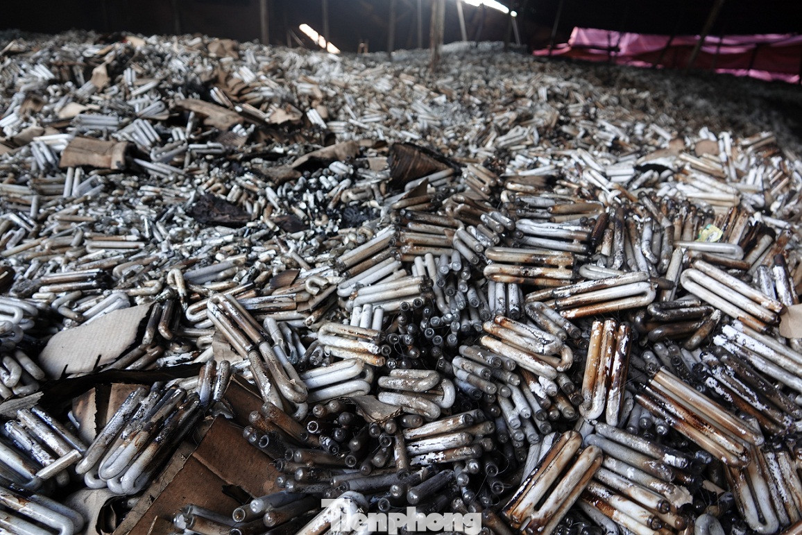 Hình ảnh hiếm hoi trong tầng 2 nhà kho Rạng Đông chưa được công bố ảnh 3