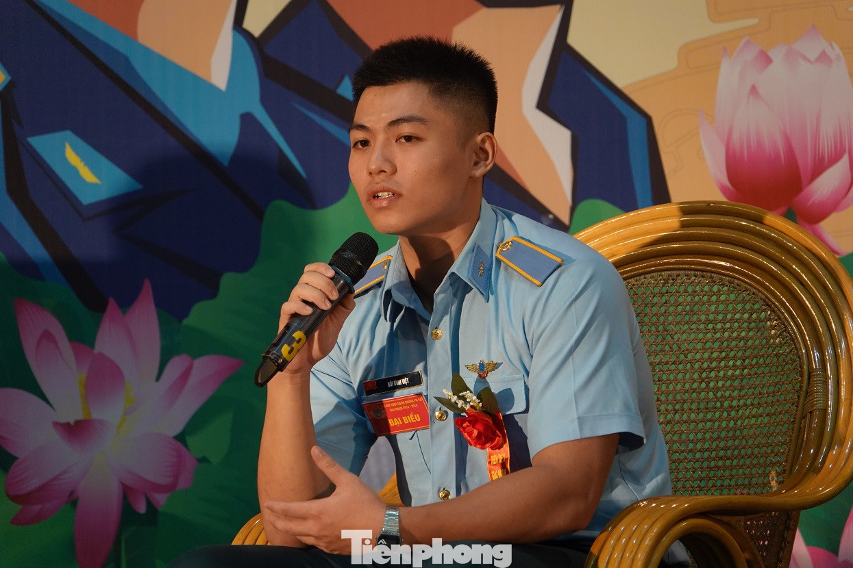 Điển hình Quyết thắng Phòng không - Không quân giao lưu với tuổi trẻ ảnh 5