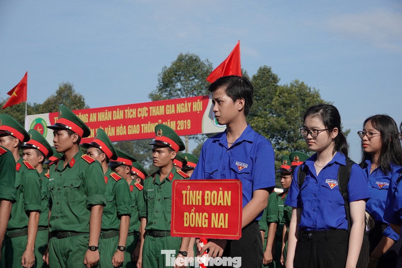 2.000 ĐVTN hưởng ứng Ngày hội văn hóa giao thông ảnh 9