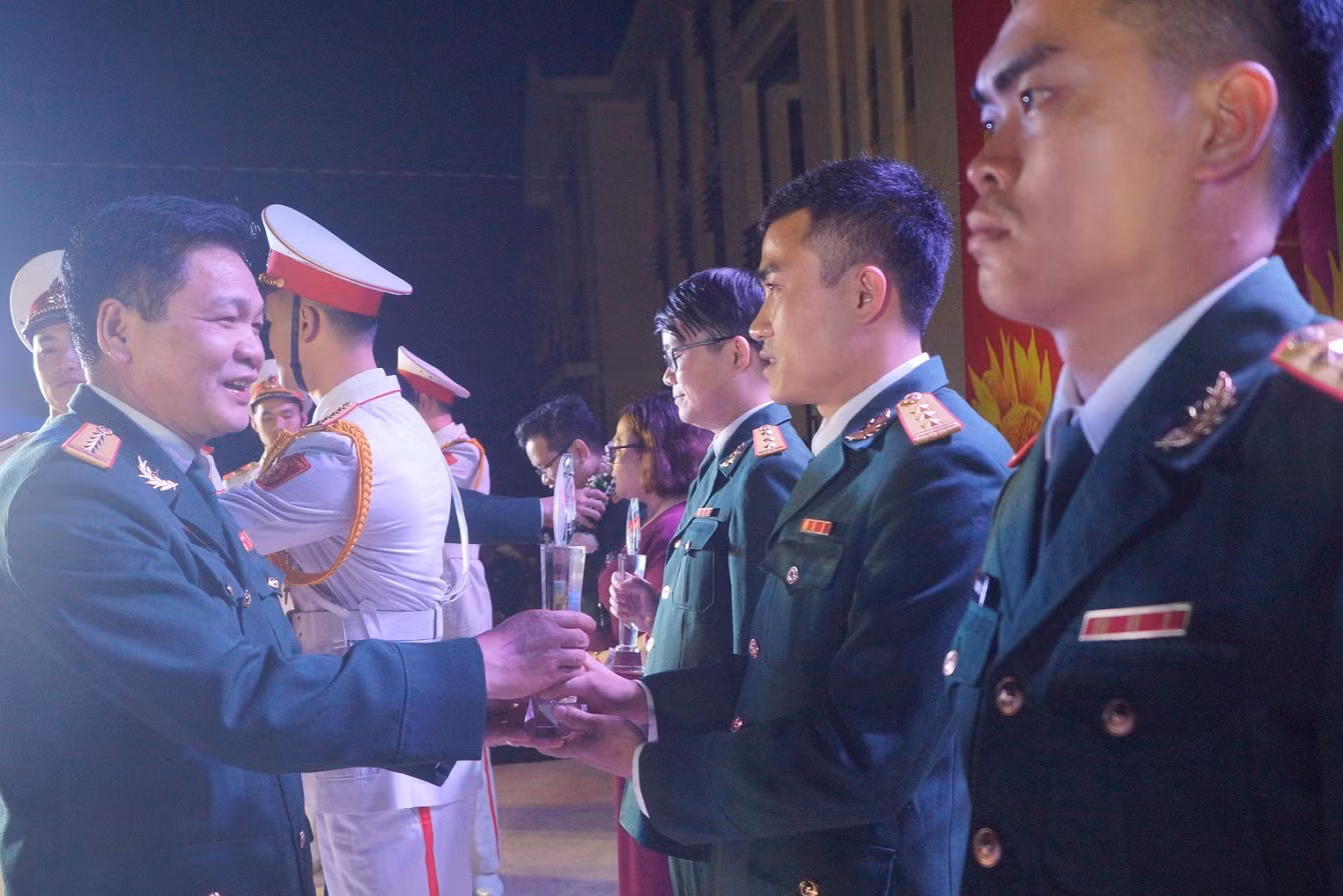 Tuyên dương Gương mặt trẻ tiêu biểu Bộ Tổng tham mưu ảnh 2