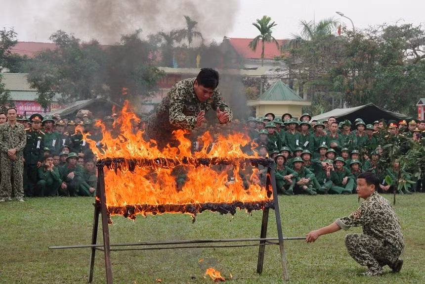 Đại đội Trinh sát 20 và đặc nhiệm Biên phòng đua tài võ nghệ, khí công ảnh 8