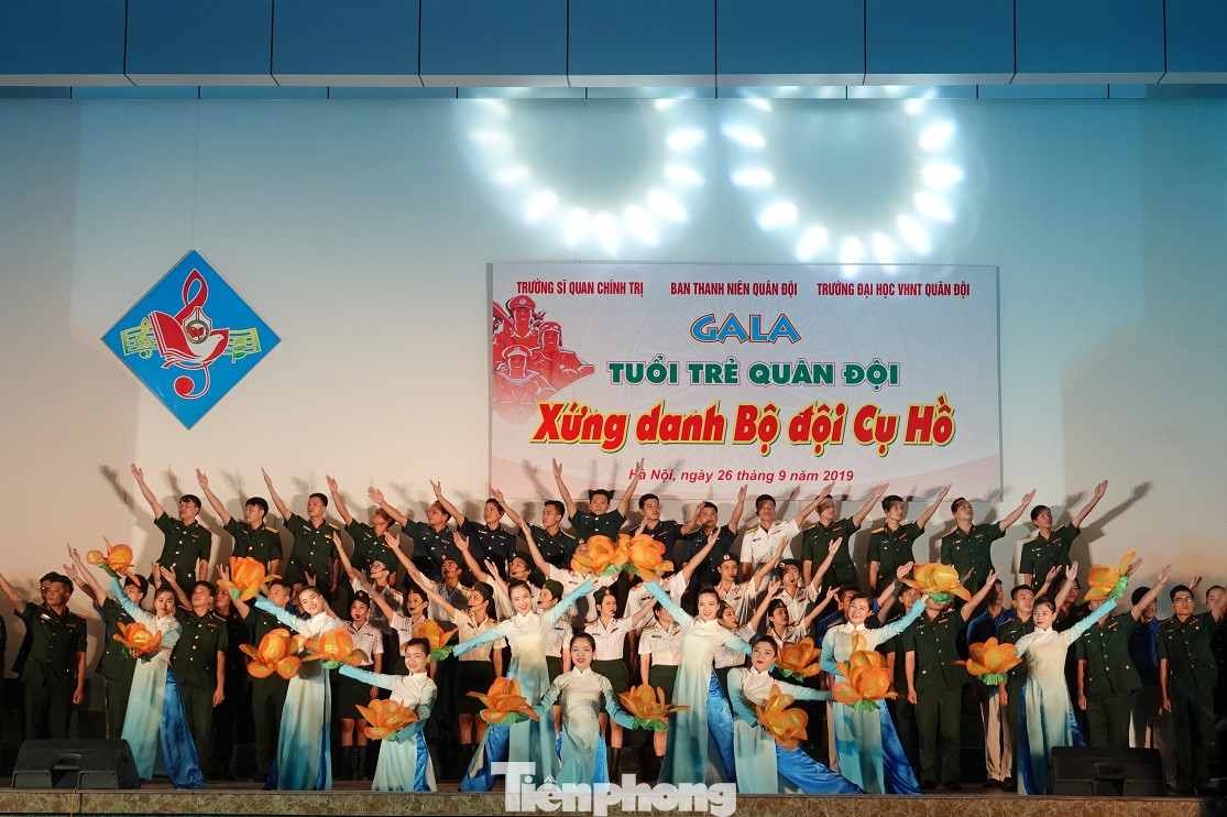 Sôi động Gala của cán bộ Đoàn áo lính ảnh 2
