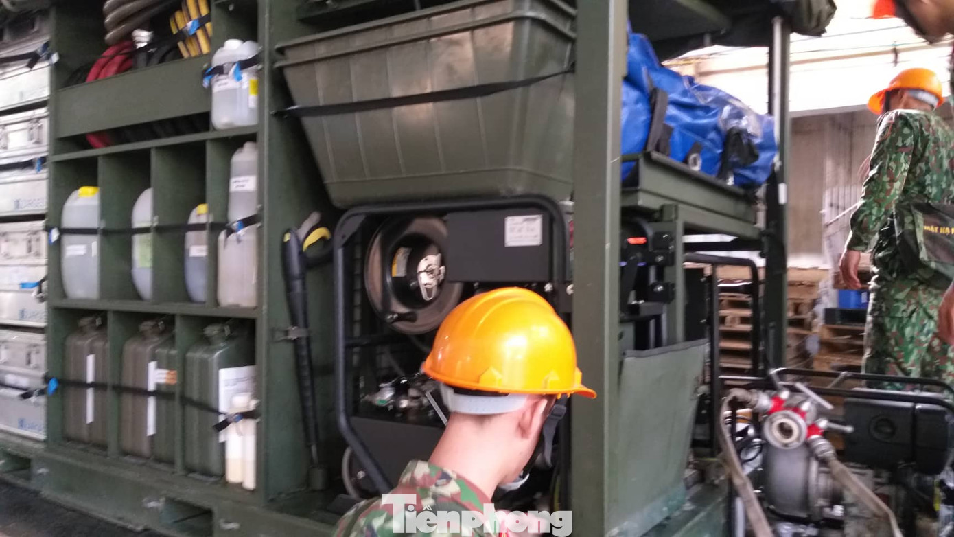 Kho hàng Rạng Đông được tẩy độc như thế nào? ảnh 6