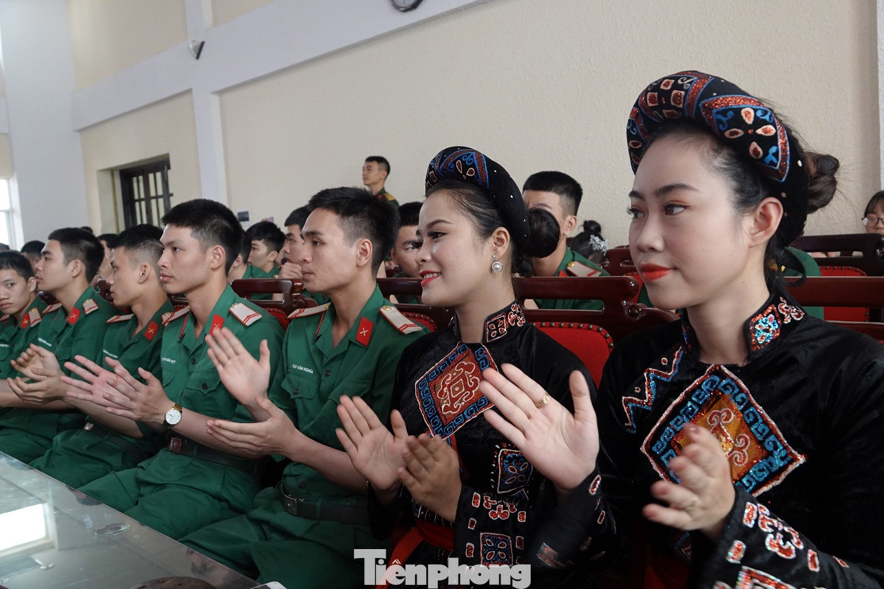 Lính cận vệ thép kể chuyện 'Bác Hồ với thanh niên' ảnh 9