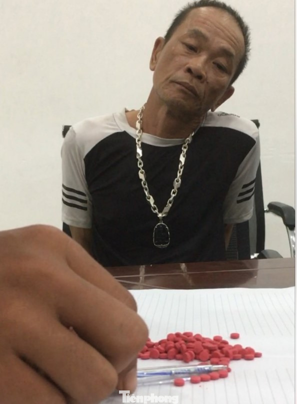 Hai vợ chồng dùng ô tô vận chuyển hơn nghìn viên ma túy ảnh 1