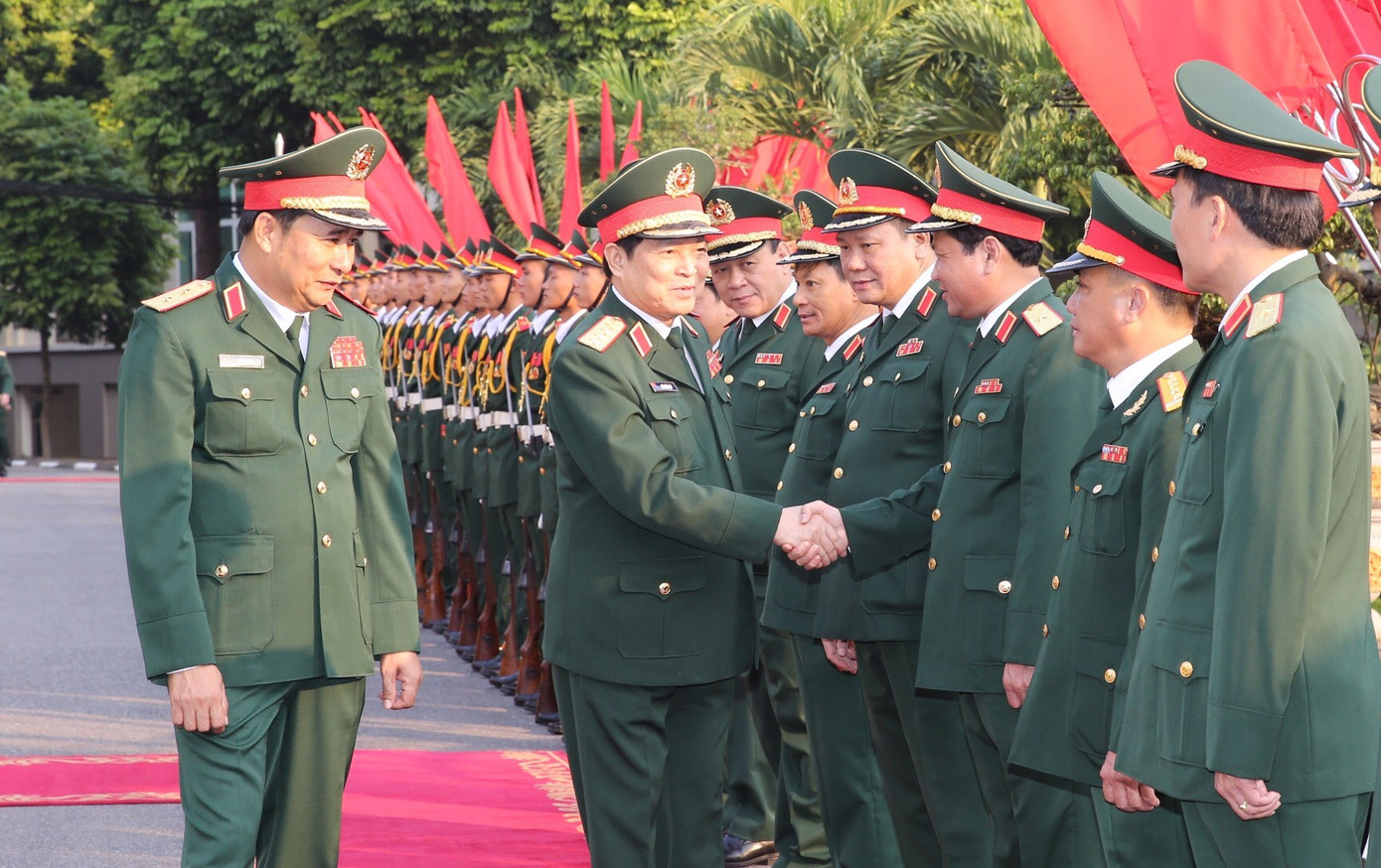 Đại tướng Ngô Xuân Lịch chủ trì bàn giao chức vụ Tư lệnh Quân khu 2 ảnh 1