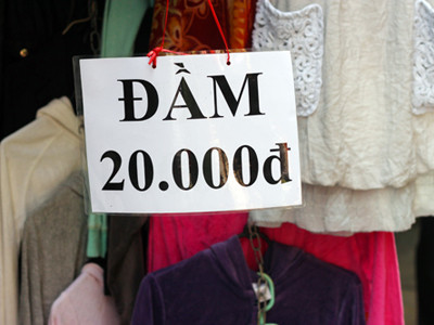 Chợ thời trang sida luôn đầy rẫy những món đồ không quá 20.000 đồng