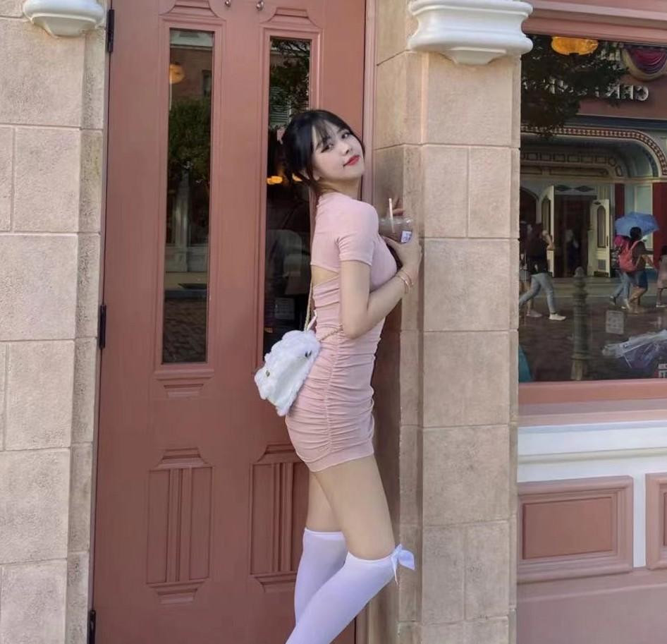 Trương Hiểu Kỳ sở hữu ngoại hình xinh xắn, ngọt ngào. Trương Hiểu Kỳ sở hữu ngoại hình xinh xắn, ngọt ngào.