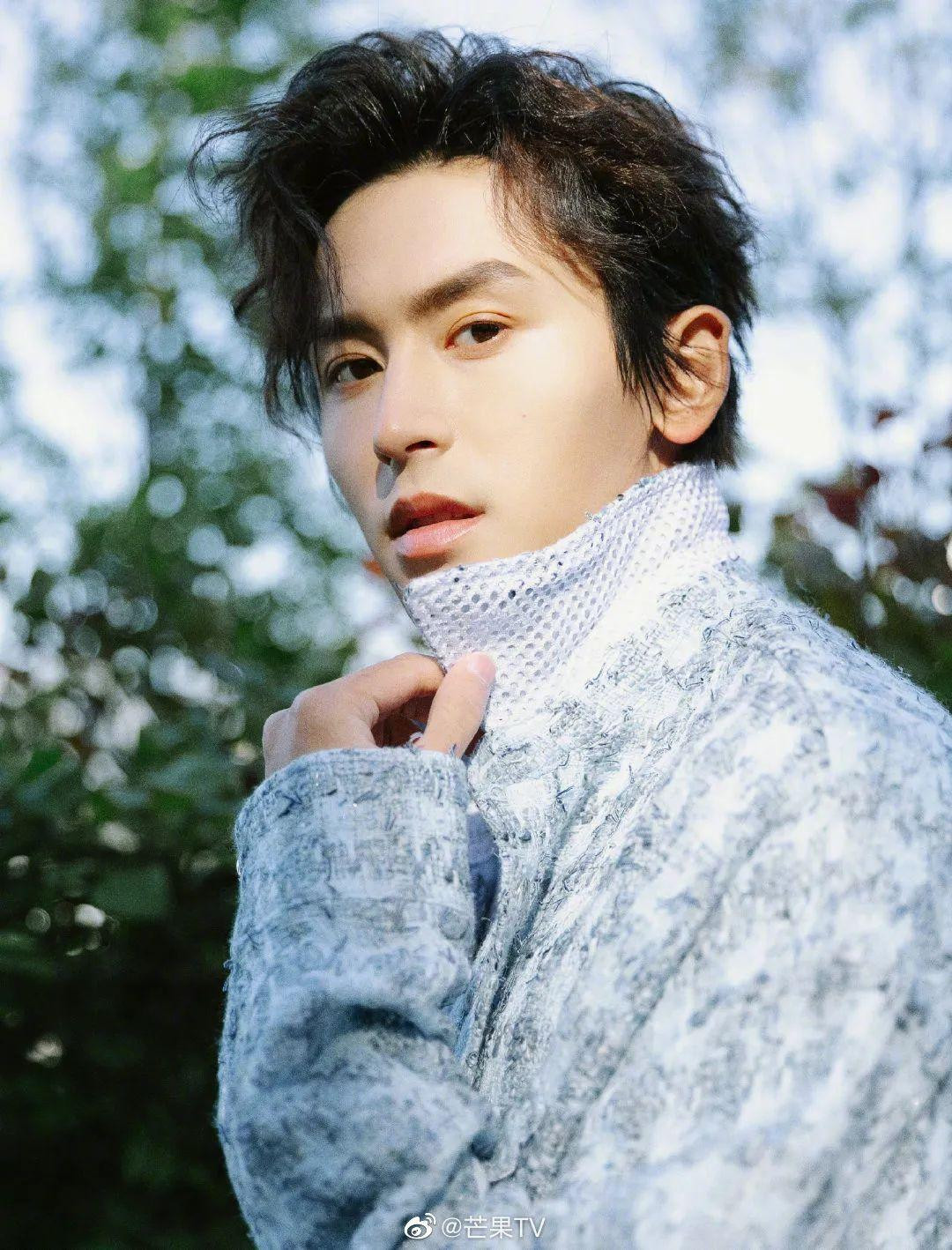 Trương Triết Hạn là nghệ sĩ thứ 3 bị "phong sát" sau Trịnh Sảng và Ngô Diệc Phàm.