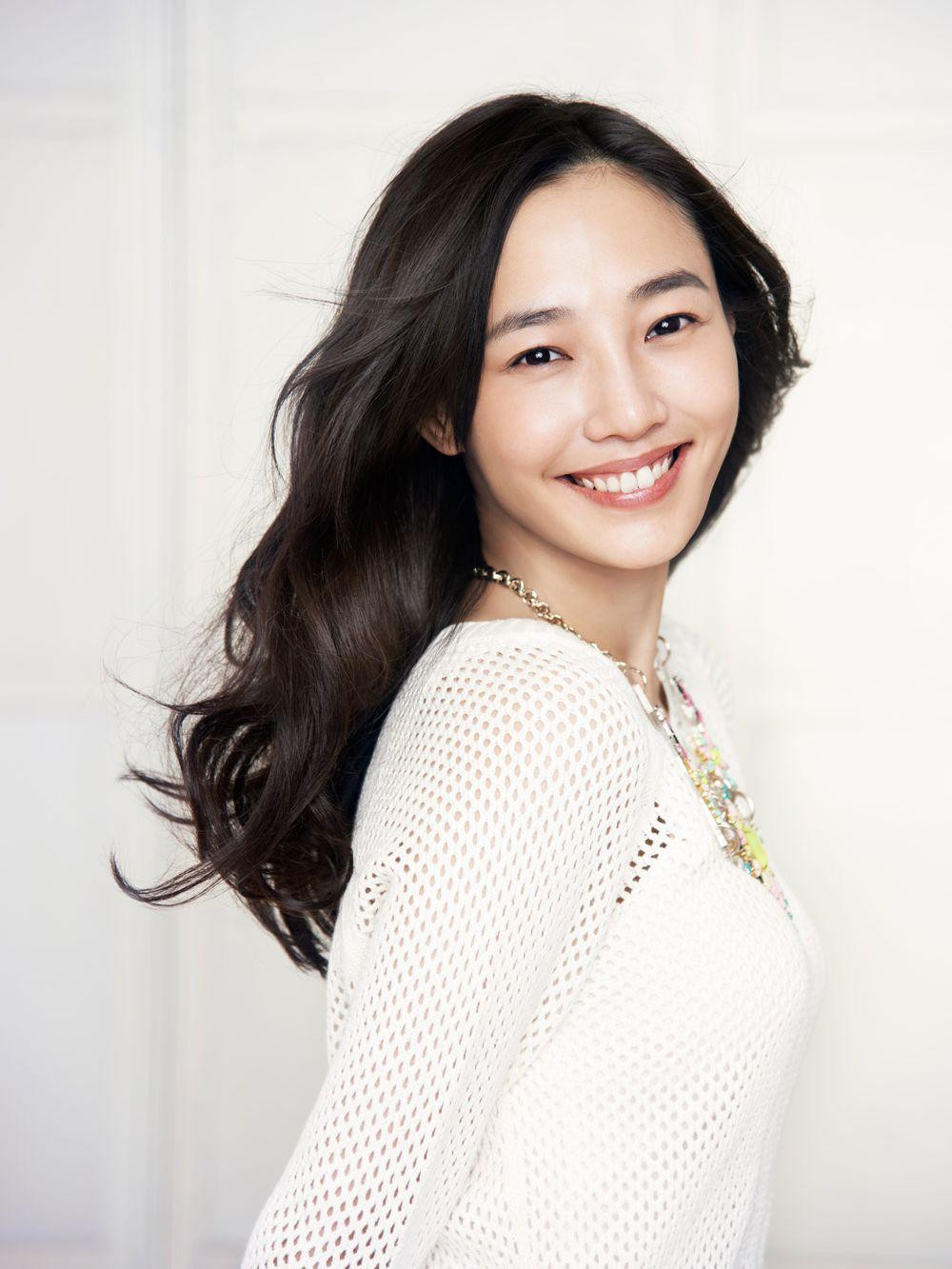 Ví trí thứ 2: Bạch Bách Hà. Tổng doanh thu phòng vé là 9,568 tỷ nhân dân tệ (33.726 tỷ đồng).