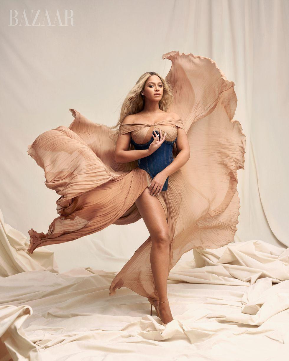 Có thể nói, Beyoncé là một trong ngôi sao nữ viên mãn nhất thế giới. Cô không chỉ có sự nghiệp ca hát vững chắc, nổi tiếng toàn cầu, mà còn là doanh nhân thành đạt với công ty truyền thông Parkwood Entertainment và dòng thời trang IVY PARK.