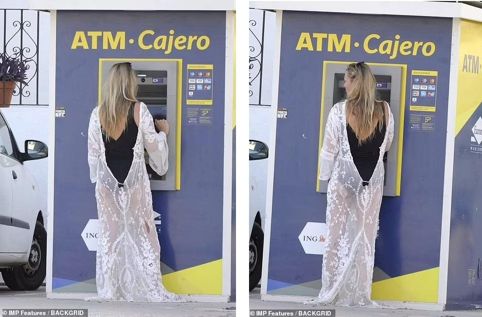 Cô ghé cây ATM rút tiền trước khi lên xe ra về. Sau nhiều năm khủng hoảng do nghiện ngập và sống buông thả, những năm qua cuộc sống và công việc của siêu mẫu Anh dần trở lại quỹ đạo. Cô mở công ty quản lý người mẫu, gần đây còn trở thành đại sứ thương hiệu cho hãng nội y của Kim Kardashian và nhiều dự án khác.