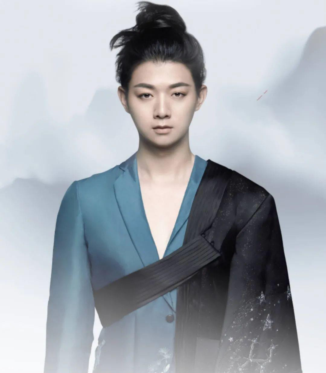 Hoắc Tôn được yêu thích với vẻ ngoài nho nhã và giọng ca thoát tục.