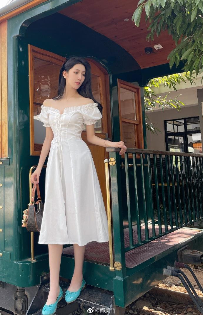 Đô Mỹ Trúc nhận được nhiều sự ủng hộ từ dân mạng Trung Quốc. Đô Mỹ Trúc nhận được nhiều sự ủng hộ từ dân mạng Trung Quốc.