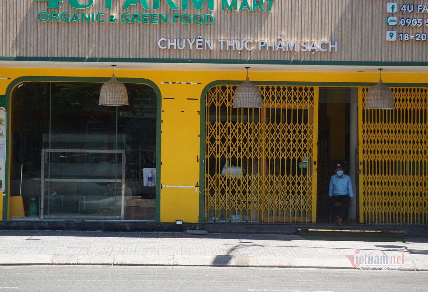 Nhà nhà đều "cửa đóng then cài", tất cả mọi người dân đều mong muốn dịch bệnh mau chóng qua đi để TP sớm trở lại nhịp sống bình thường
