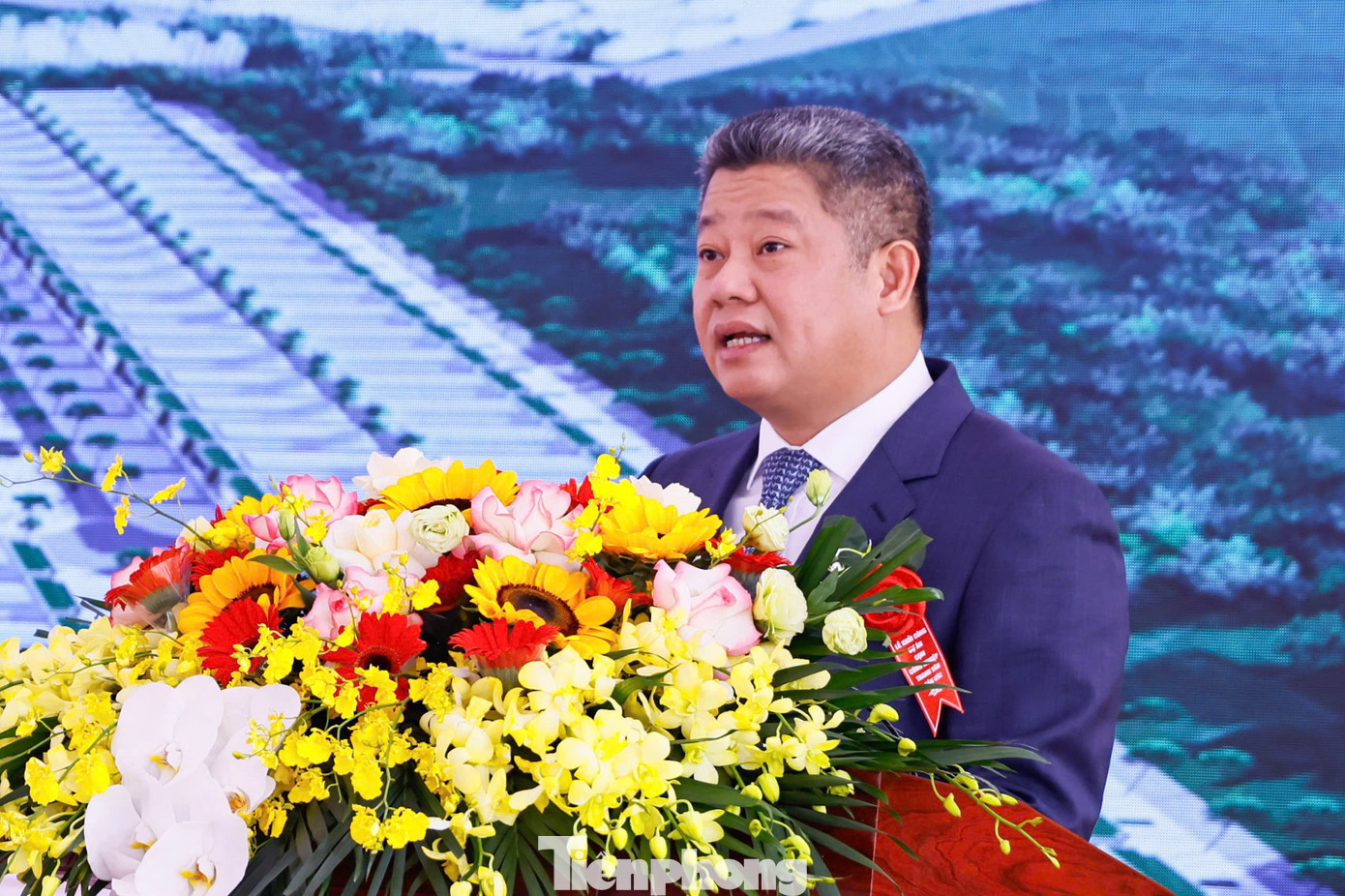 Phó Chủ tịch UBND TP. Hà Nội Nguyễn Mạnh Quyền phát biểu ý kiến tại lễ khởi công.