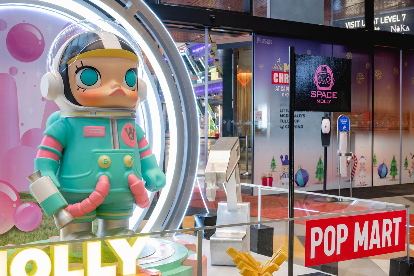 Mùa lễ hội này, triển lãm Molly sẽ có mặt tại 15 trung tâm mua sắm CapitaLand Mùa lễ hội này, triển lãm Molly sẽ có mặt tại 15 trung tâm mua sắm CapitaLand