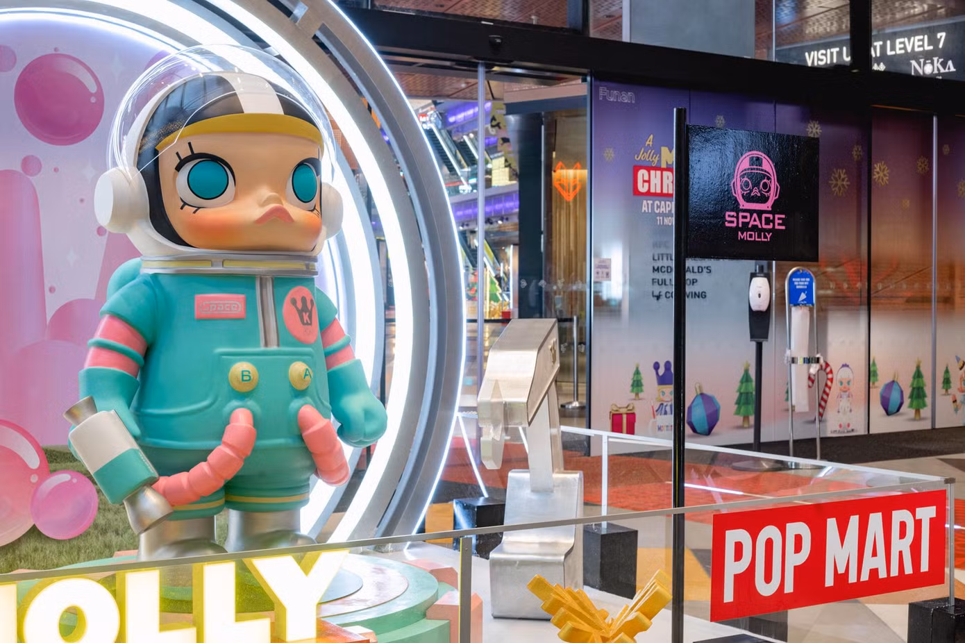 Mùa lễ hội này, triển lãm Molly sẽ có mặt tại 15 trung tâm mua sắm CapitaLand