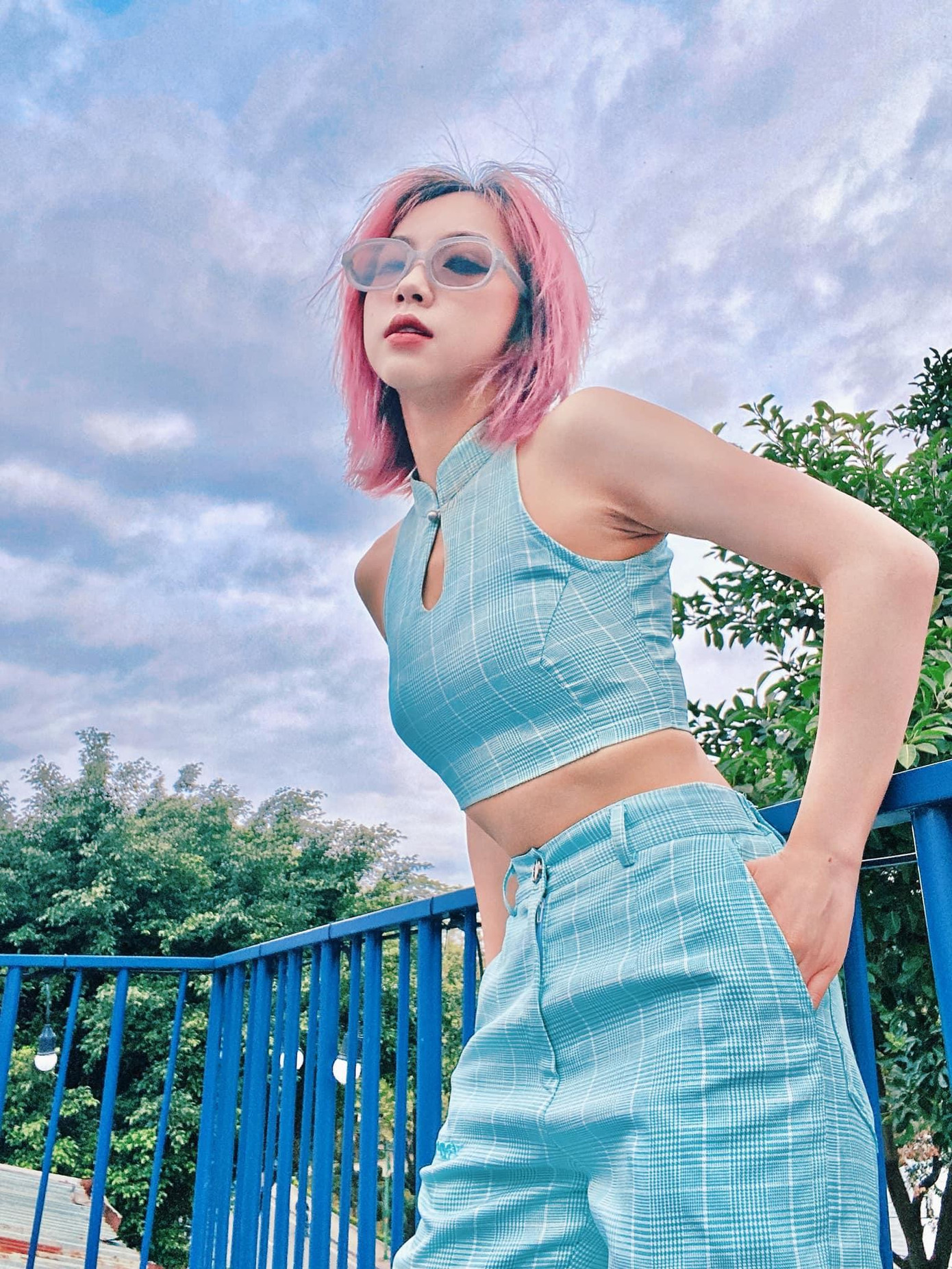 Badbie từng góp giọng trong bản hit Sinh Ra Đã Là Thứ Đối Lập Nhau của Emcee L (Da LAB).