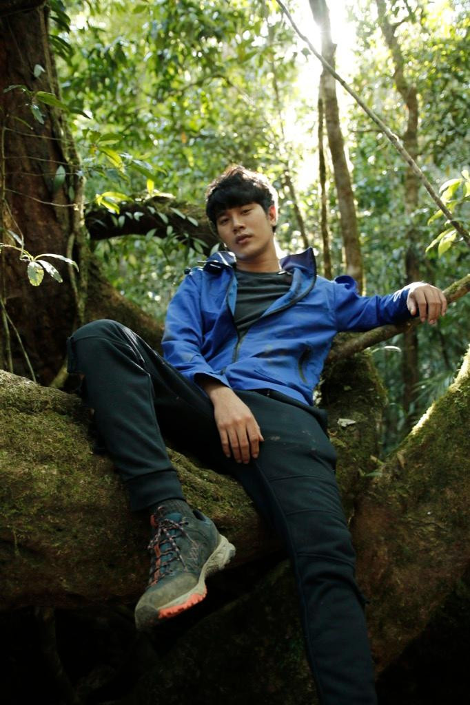 Tạo hình của Trần Phong trong phim Rừng Thế Mạng Tạo hình của Trần Phong trong phim Rừng Thế Mạng