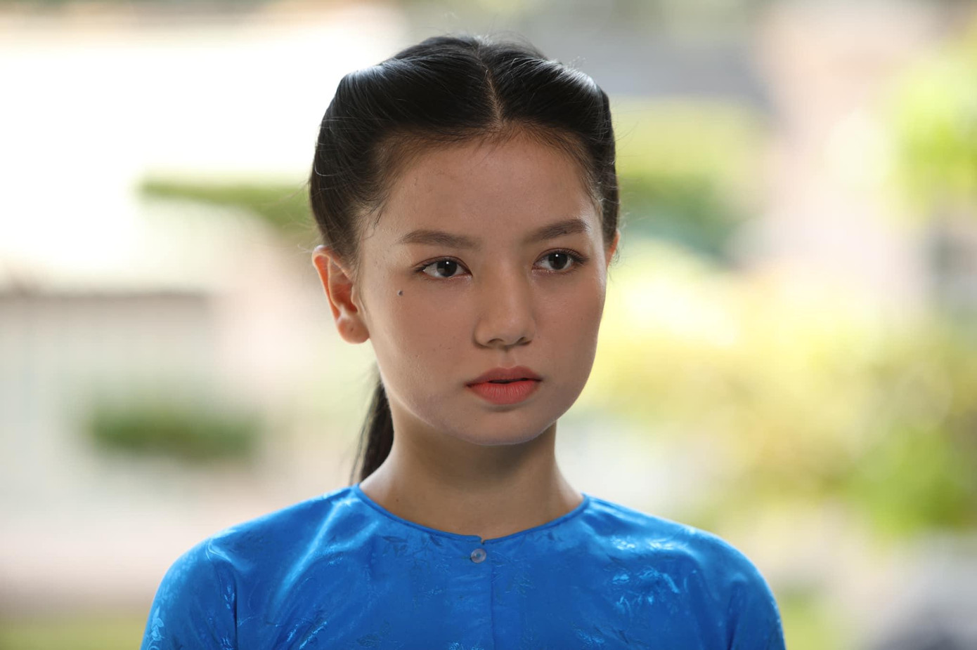 Hạ Anh trong phim Lưới trời