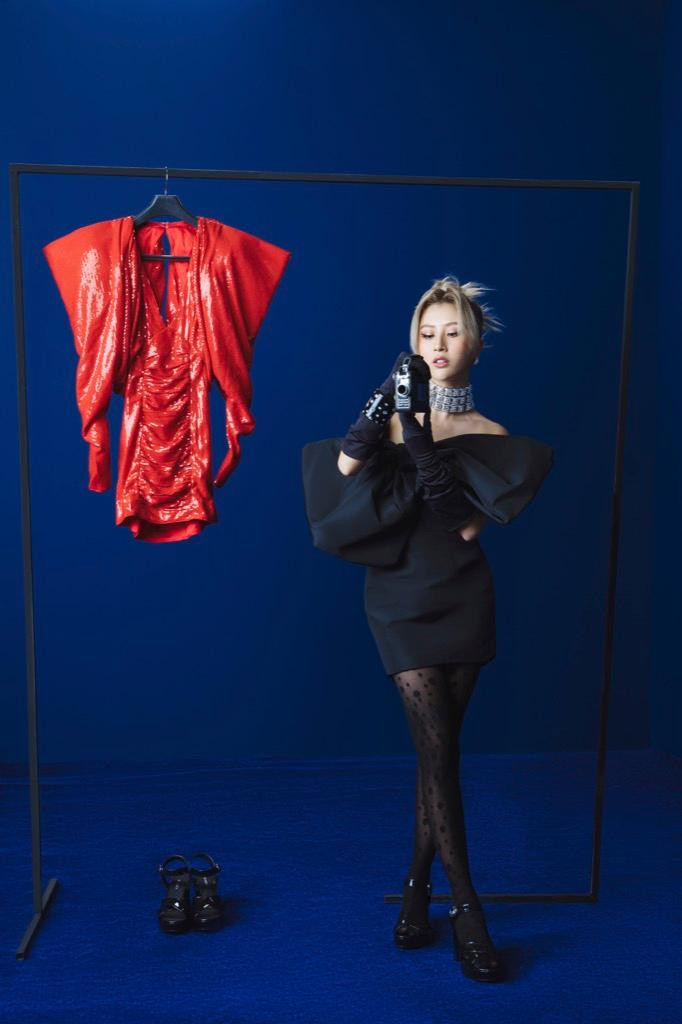 Kiểu váy nơ bản to luôn là sự lựa chọn hợp lý cho những buổi tiệc hội ngộ cuối năm Kiểu váy nơ bản to luôn là sự lựa chọn hợp lý cho những buổi tiệc hội ngộ cuối năm