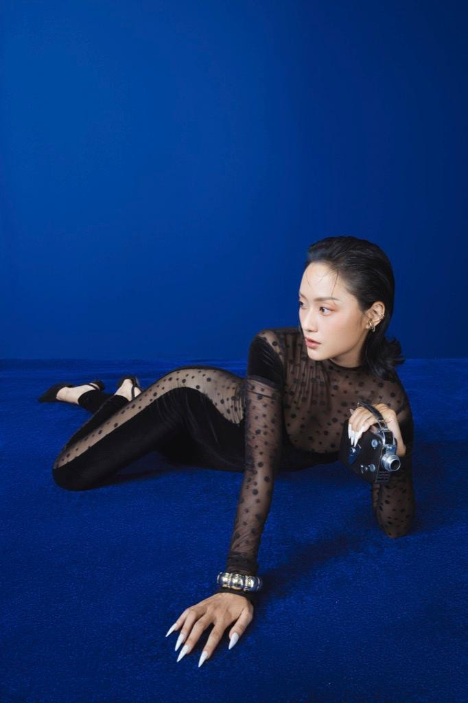 Thu Anh là một trong những fashionista sở hữu phong cách thời trang đa dạng, có dấu ấn riêng Thu Anh là một trong những fashionista sở hữu phong cách thời trang đa dạng, có dấu ấn riêng