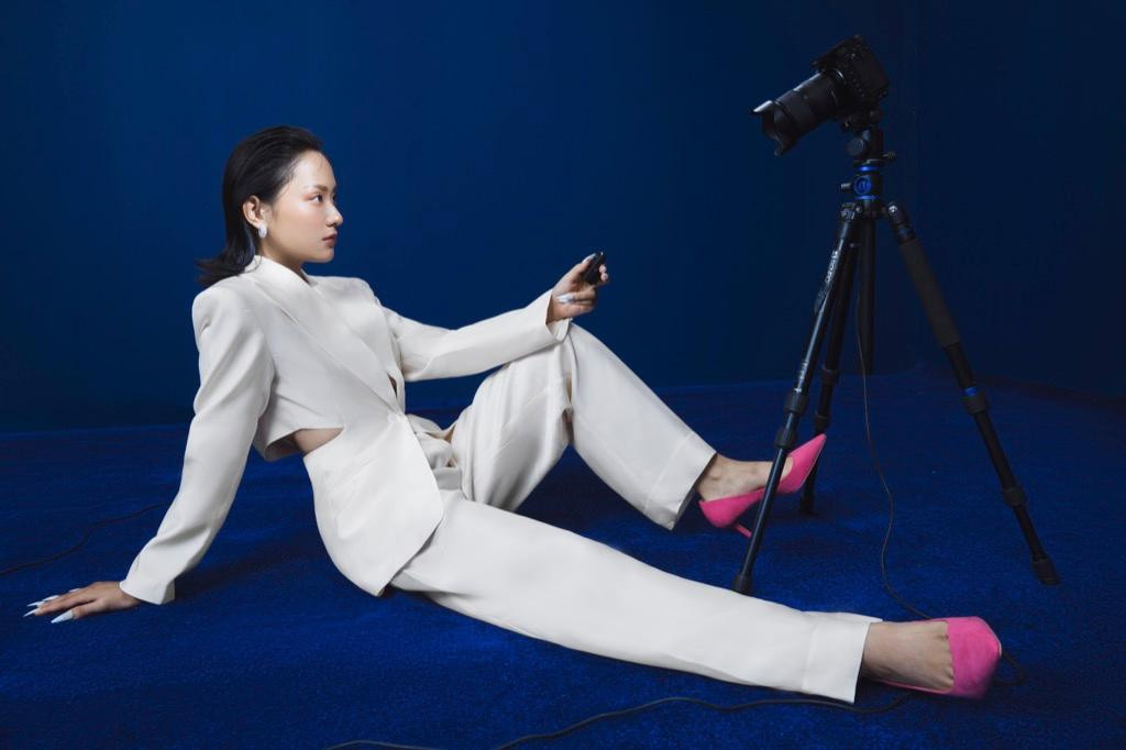 Thu Anh thể hiện phong cách thời trang trưởng thành, đậm tính nữ quyền Thu Anh thể hiện phong cách thời trang trưởng thành, đậm tính nữ quyền