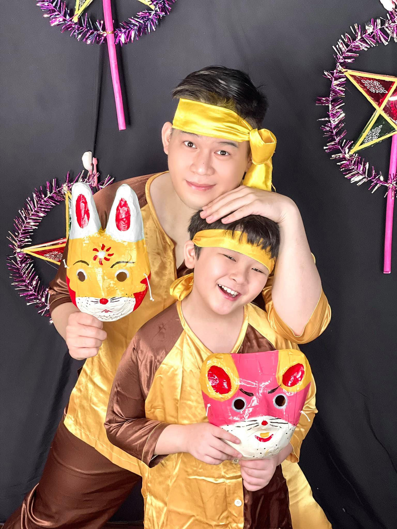 Long Chun dành rất nhiều tình cảm cho em trai. Cả hai được nhiều người yêu mến nhờ những video nhẹ nhàng, hài hước.