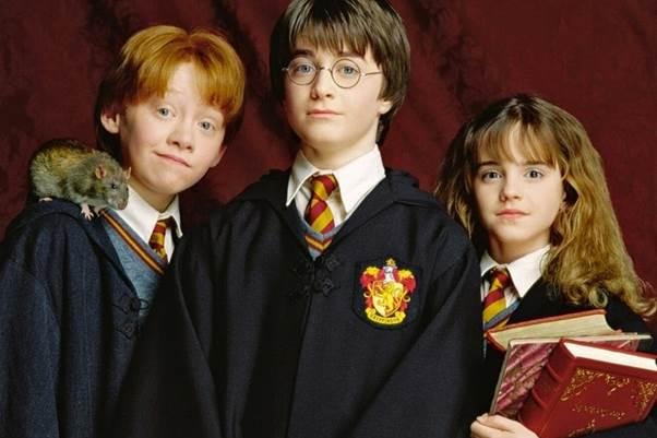 Bộ ba phù thủy sinh đình đám: Ron Weasley, Harry Potter và Hermione Granger. Bộ ba phù thủy sinh đình đám: Ron Weasley, Harry Potter và Hermione Granger.