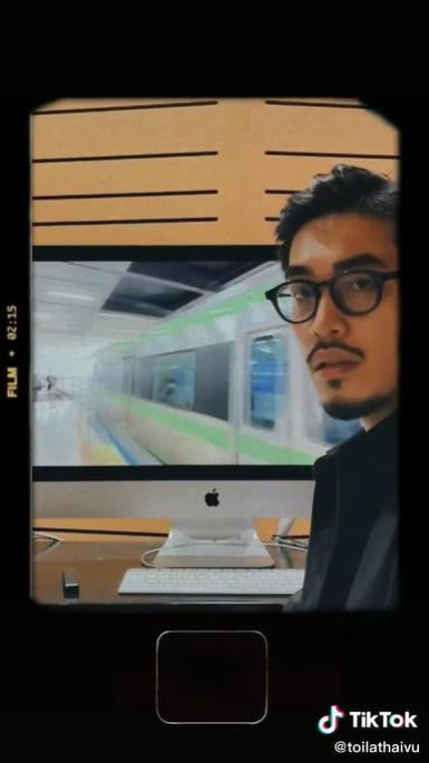 Bản thân Vũ. cũng bắt trend “Nhìn Sang Trái” với 2 video vừa “nên thơ” vừa hài hước.