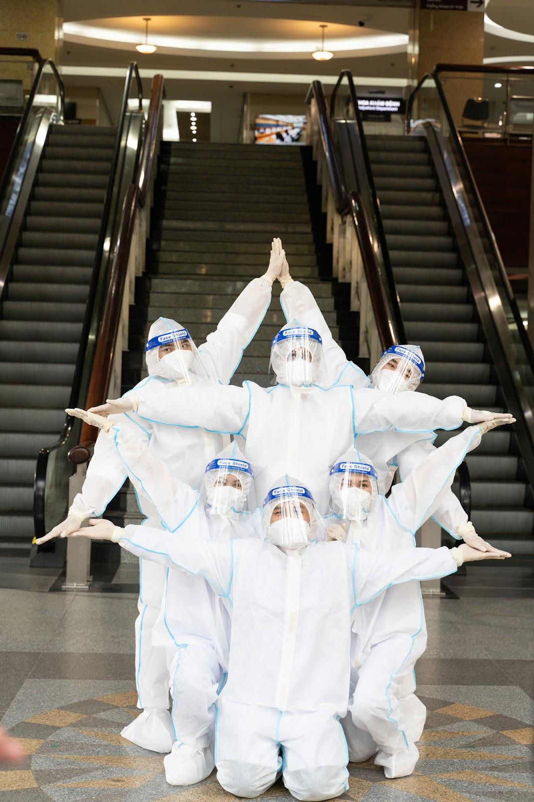 Sau gần hai tháng triển khai, chiến dịch Tiêm vắc xin - Vững niềm tin cho thấy sức lan tỏa đến cộng đồng thiết thực và ý nghĩa. Sau gần hai tháng triển khai, chiến dịch Tiêm vắc xin - Vững niềm tin cho thấy sức lan tỏa đến cộng đồng thiết thực và ý nghĩa.