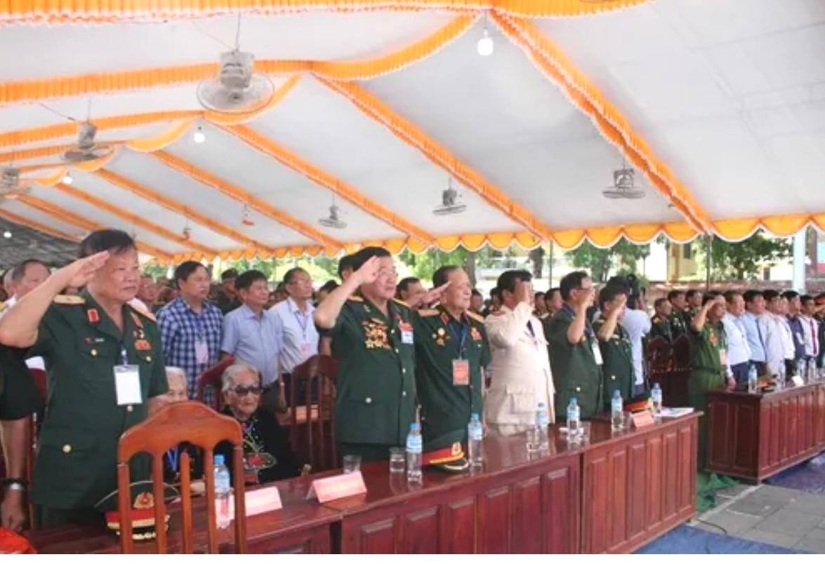 Các đại biểu, hội viên Hội Chiến sĩ Thành Cổ Quảng Trị năm 1972 trong cả nước tham dự lễ gặp mặt kỷ niệm. Các đại biểu, hội viên Hội Chiến sĩ Thành Cổ Quảng Trị năm 1972 trong cả nước tham dự lễ gặp mặt kỷ niệm.