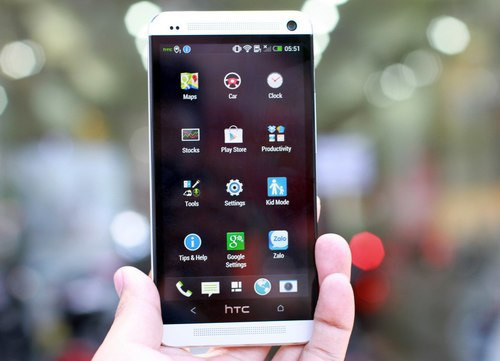 Smartphone đình đám của HTC sẽ được bán ra giữa tháng với giá bán là 15.990.000 đồng