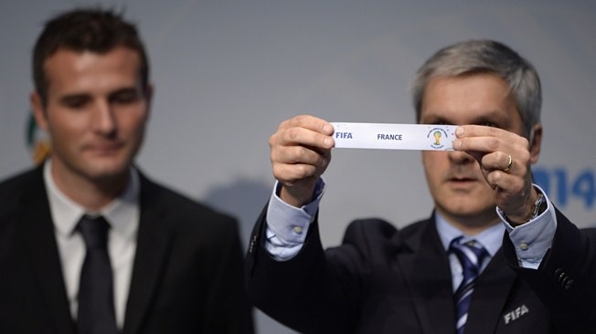 Pháp tránh được Bồ, nhưng lại gặp Ukraina. Pháp tránh được Bồ, nhưng lại gặp Ukraina