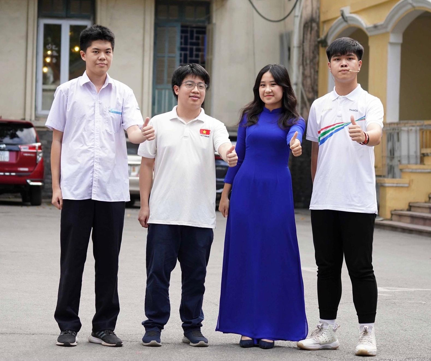 4 bạn trẻ tiêu biểu tham gia chương trình giao lưu. Ảnh: Ngọc Thắng