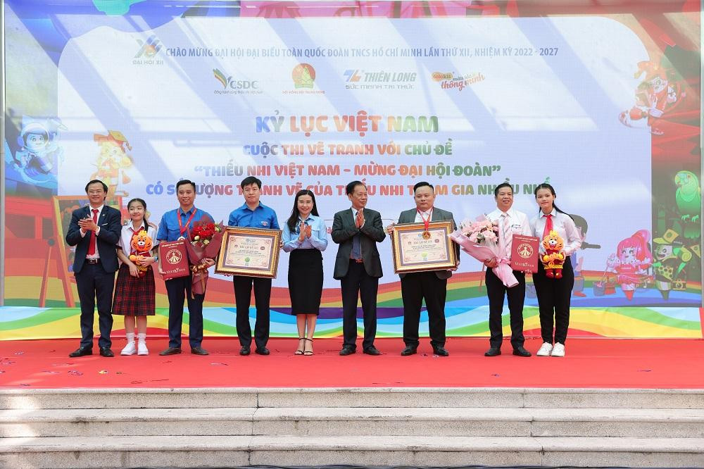 Tổ chức Kỷ lục Việt Nam (VietKings) đã trao quyết định xác lập kỷ lục Việt Nam: Cuộc thi vẽ tranh với chủ đề “Thiếu nhi Việt Nam - Mừng Đại hội Đoàn” có số lượng tranh vẽ của thiếu nhi tham gia nhiều nhất.