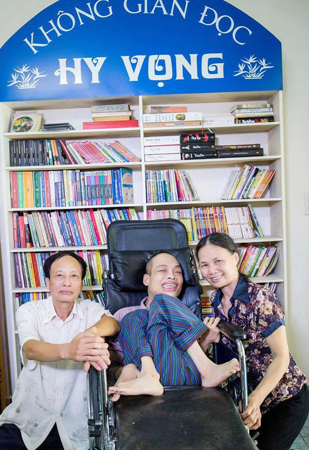 Bố mẹ, đặc biệt mẹ là người luôn luôn đồng hành bên Đỗ Hà Cừ mọi lúc, mọi nơi