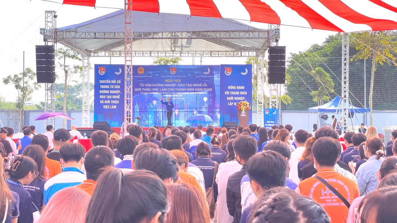 Ngày hội thu hút sự tham gia hơn 3.000 đoàn viên, thanh niên là học sinh, sinh viên các cơ sở giáo dục nghề nghiệp, học sinh các trường THPT, thanh niên có nhu cầu học nghề, tìm kiếm việc làm.