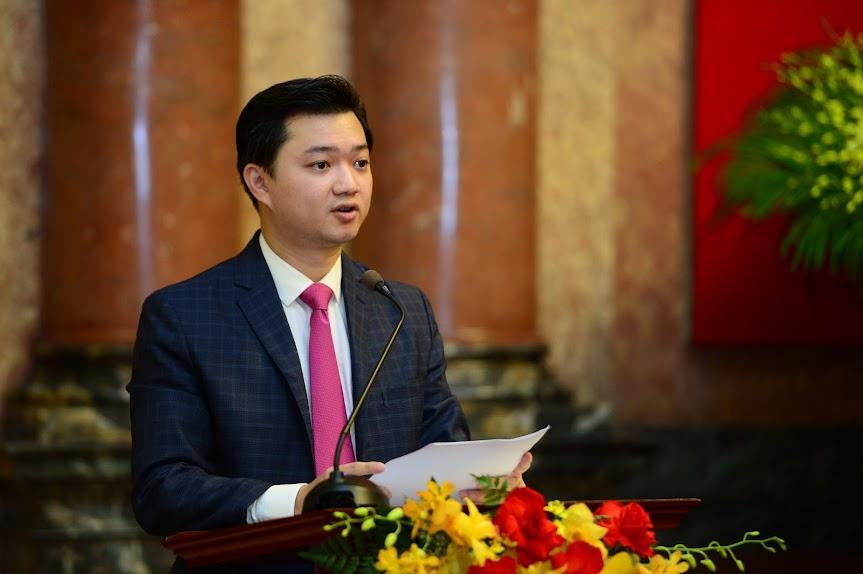 Anh Nguyễn Minh Triết, Bí thư T.Ư Đoàn, Chủ tịch T.Ư Hội SVVN báo cáo tại buổi gặp mặt. Ảnh: Dương Triều