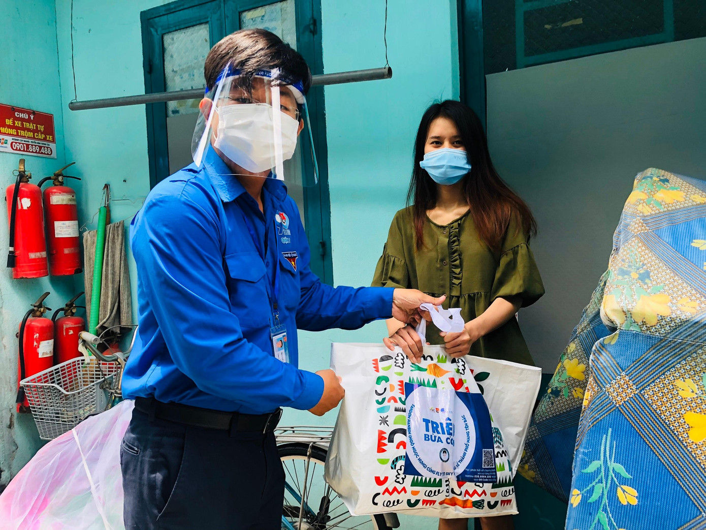 Chương trình Triệu bữa cơm cho người khó khăn trong đại dịch COVID-19