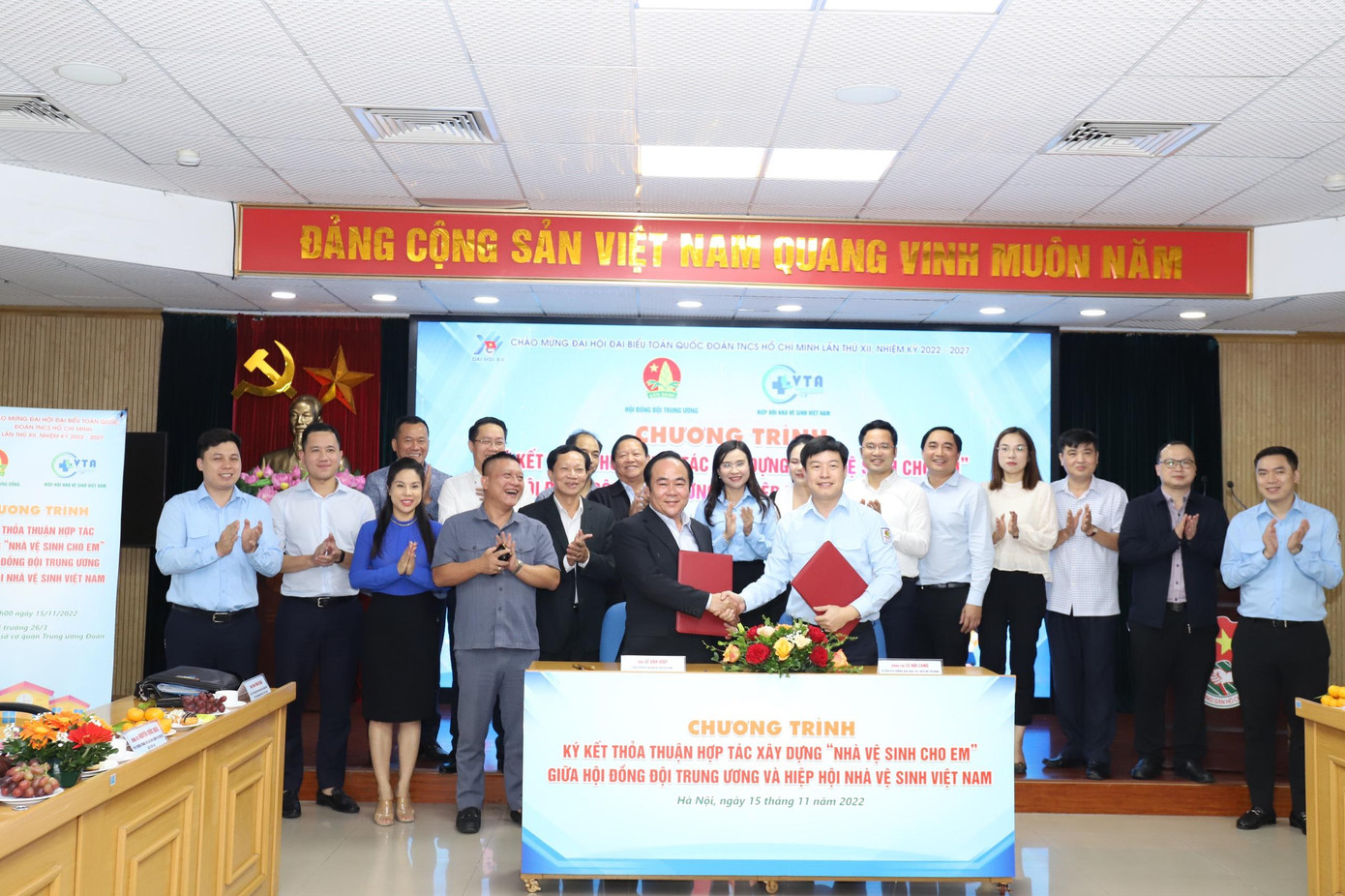 Hội đồng Đội T.Ư và Hiệp hội Nhà vệ sinh Việt Nam ký kết thỏa thuận hợp tác triển khai chương trình “Nhà vệ sinh cho em”.