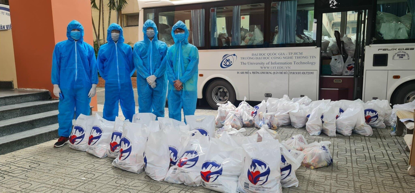 Giảng viên trẻ Trần Hoàng Lộc còn tích cực tham gia hoạt động Đoàn - Hội tích cực vì cuộc sống cộng đồng.