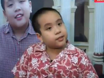 Bé Đỗ Nhật Nam trong đoạn clip trả lời phỏng vấn.